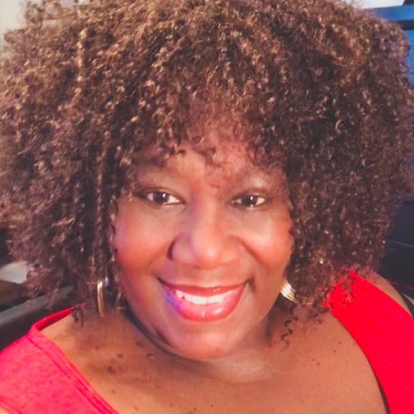 Meet your Posher, Kim - Picture 1 of 1